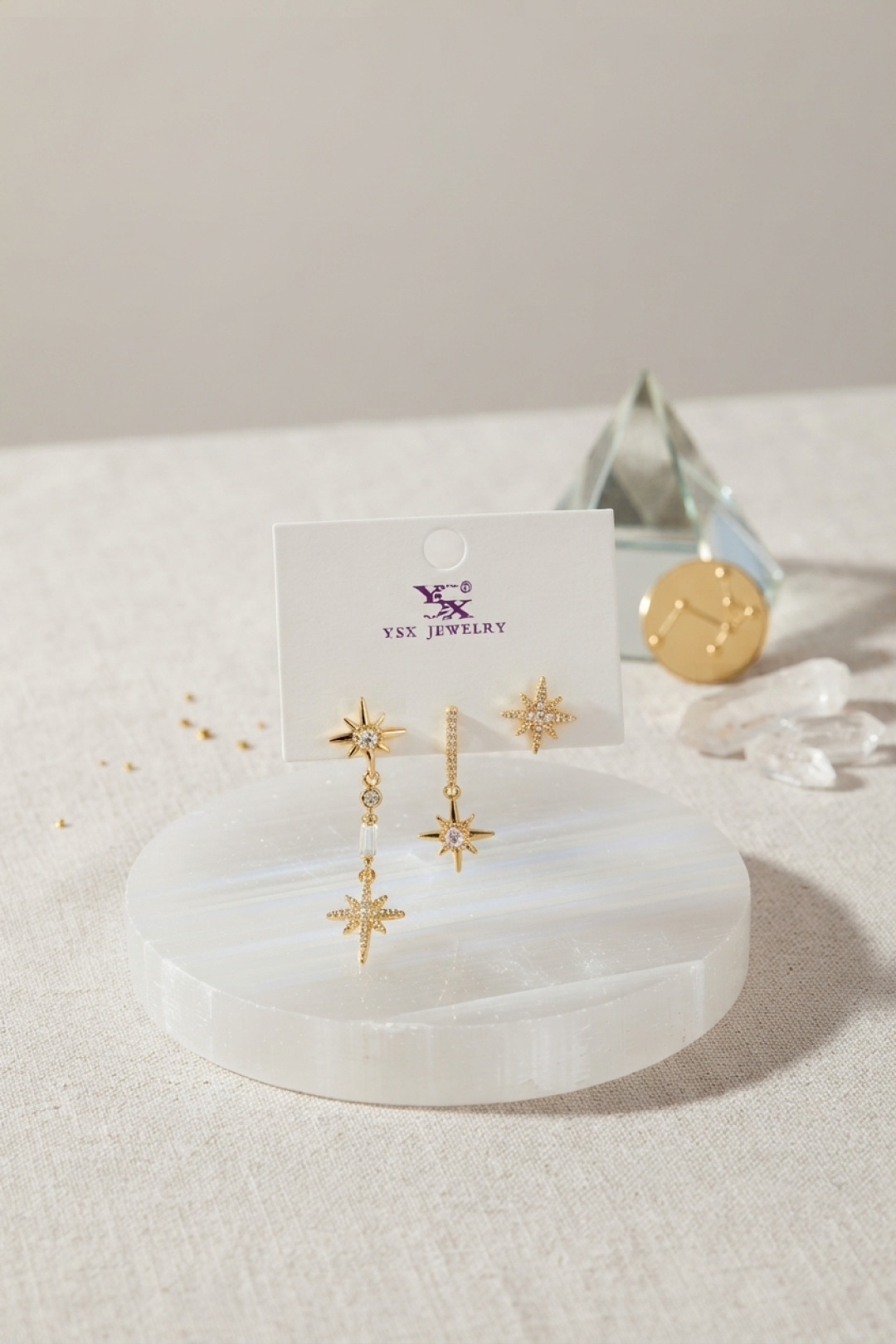 Pirinç Gold Renk Zirkon Taşlı Kutup Yıldızı Model Kadın Küpe Seti